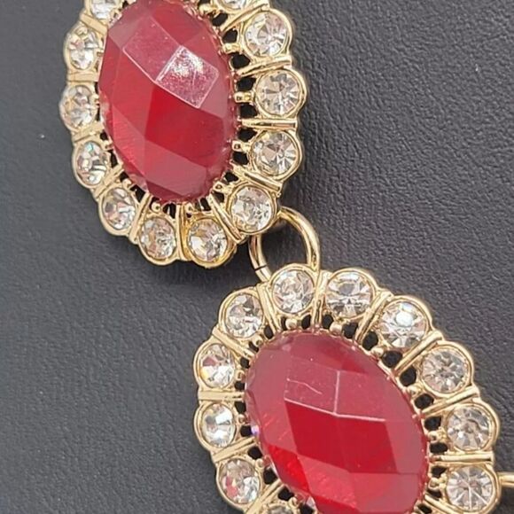 Signed Avon Faux Ruby Red Faceted & Rhinestone Gold Tone Necklace Stunning - Picture 3 of 12
